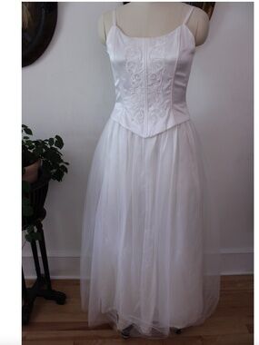 1990’s Jessica McClintock Gunne Sax White Embroidered Wedding Formal Prom Dress